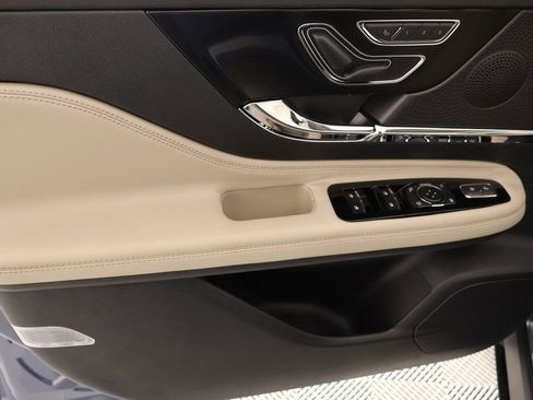 New 2026 Lincoln Corsair Premiere image 16