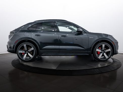 New 2025 Porsche Macan 4S Electric image 8
