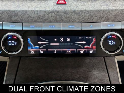 Used 2024 Genesis G80 image 28