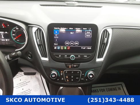 Used 2021 Chevrolet Malibu LT image 16