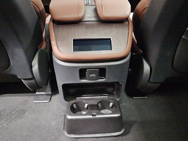 New 2027 Lincoln Navigator L Reserve AWD/4WD image 20