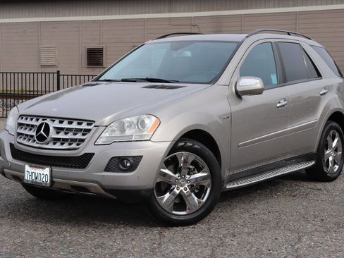 Used 2009 Mercedes-Benz ML 320 BlueTEC 4MATIC image 5