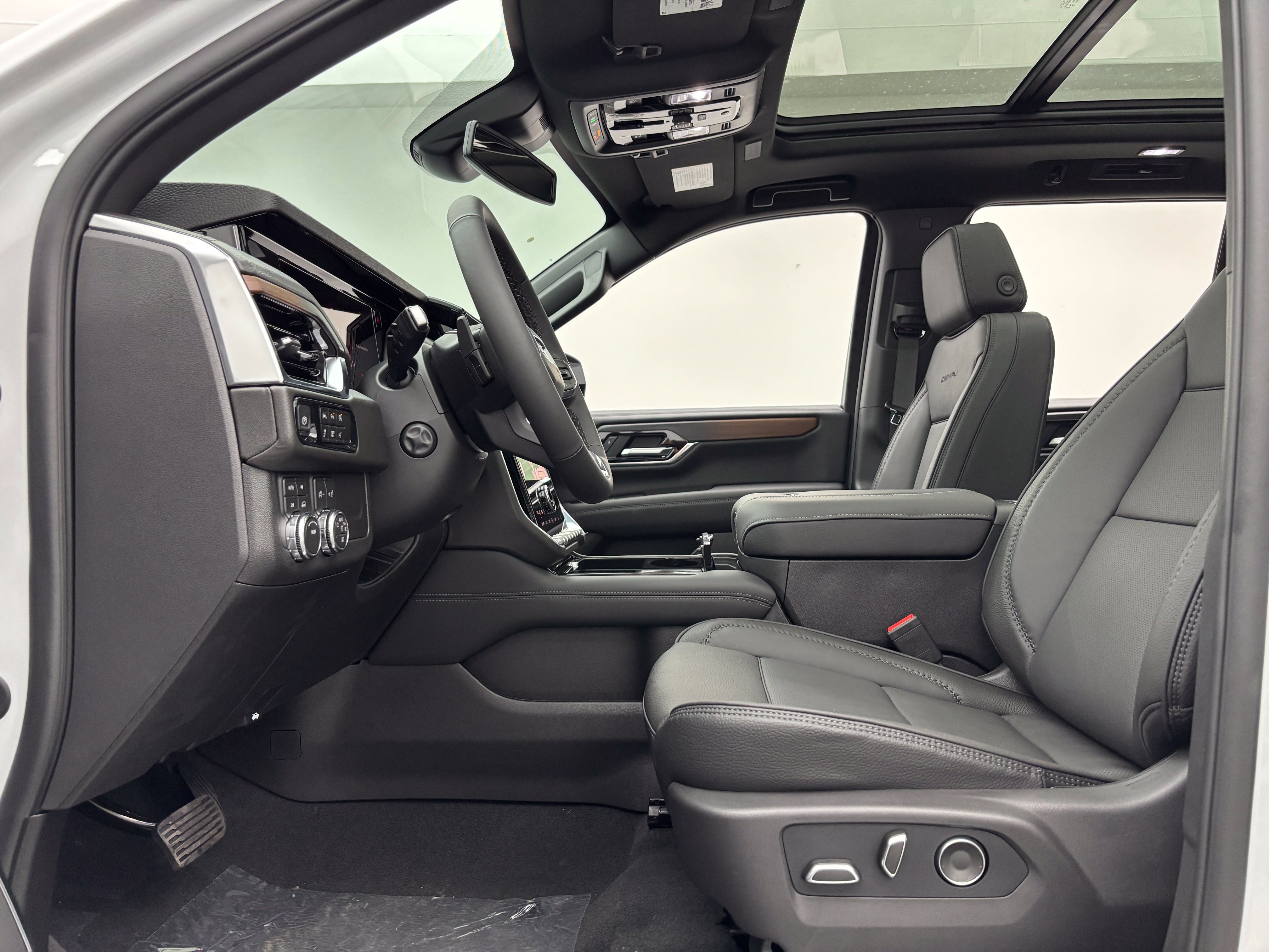 New 2026 GMC Yukon Denali w/ Sun & Power Step Package AWD/4WD image 18