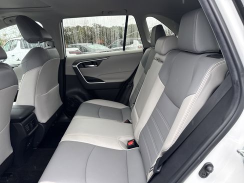 Used 2023 Toyota RAV4 XLE Premium image 14