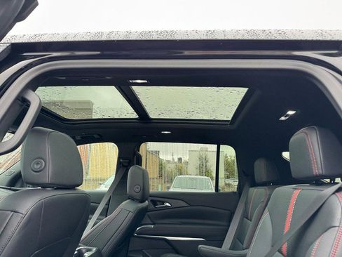 Used 2024 Chevrolet Traverse RS w/ LPO, Floor Liner Package image 11