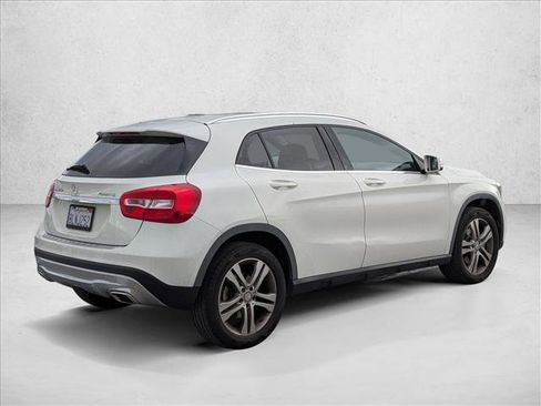 Used 2015 Mercedes-Benz GLA 250 4MATIC image 5