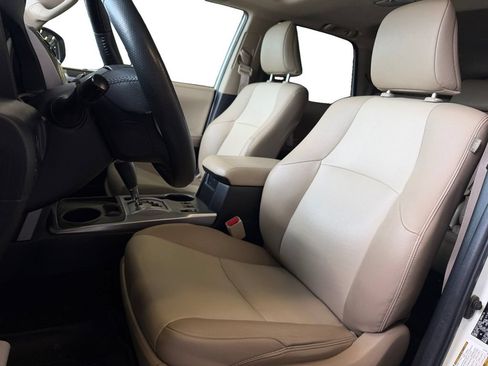 Used 2022 Toyota 4Runner SR5 Premium w/ Moonroof Package RWD image 24