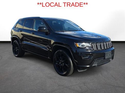 Used 2020 Jeep Grand Cherokee Altitude image 4