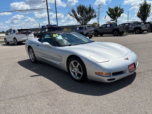 Used 2001 Chevrolet Corvette Convertible w/ Preferred Equipment Group2 RWD image 8