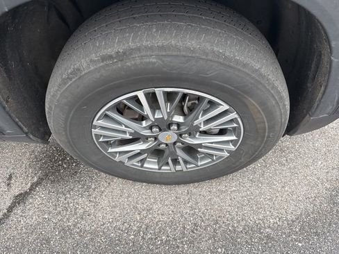 Used 2024 Chevrolet Traverse LT image 9