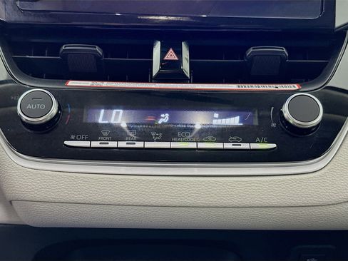 Certified 2025 Toyota Corolla LE image 34