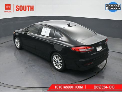 Used 2019 Ford Fusion SE image 45