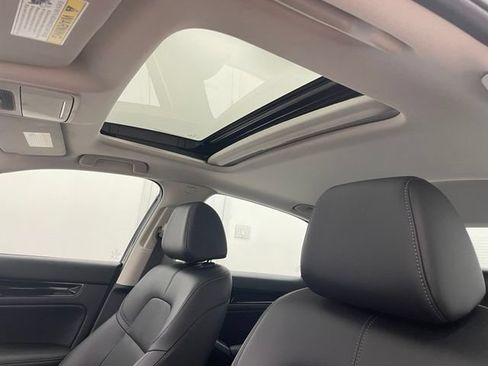 Used 2022 Honda Civic Touring image 9
