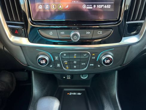 Used 2023 Chevrolet Traverse RS AWD/4WD image 20