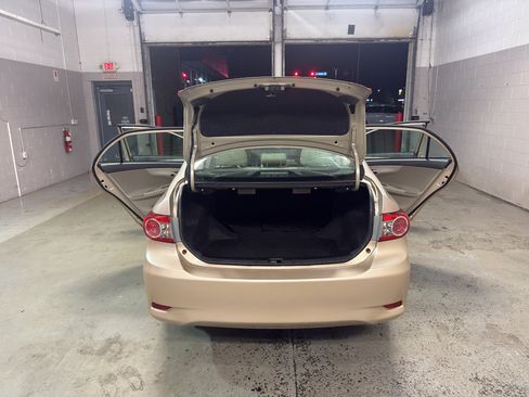 Used 2011 Toyota Corolla FWD image 13