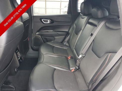 Used 2025 Jeep Compass Trailhawk w/ Trailhawk Convenience Group AWD/4WD image 9