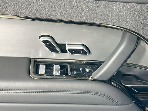 Certified 2025 Land Rover Range Rover Sport Dynamic SE image 19