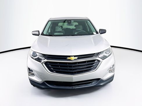 Used 2020 Chevrolet Equinox LS FWD image 2