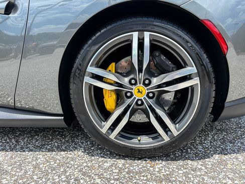 Used 2020 Ferrari Portofino RWD image 44
