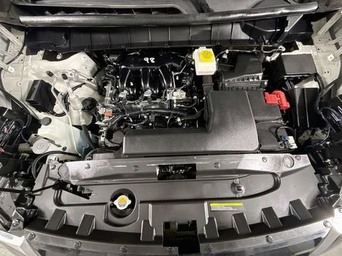 Used 2024 Nissan Pathfinder SV FWD image 30