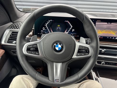 Used 2026 BMW X7 xDrive40i w/ M Sport Package AWD/4WD image 42