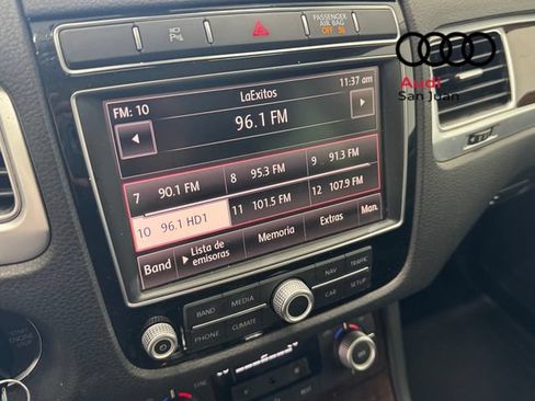 Used 2015 Volkswagen Touareg VR6 AWD/4WD image 13