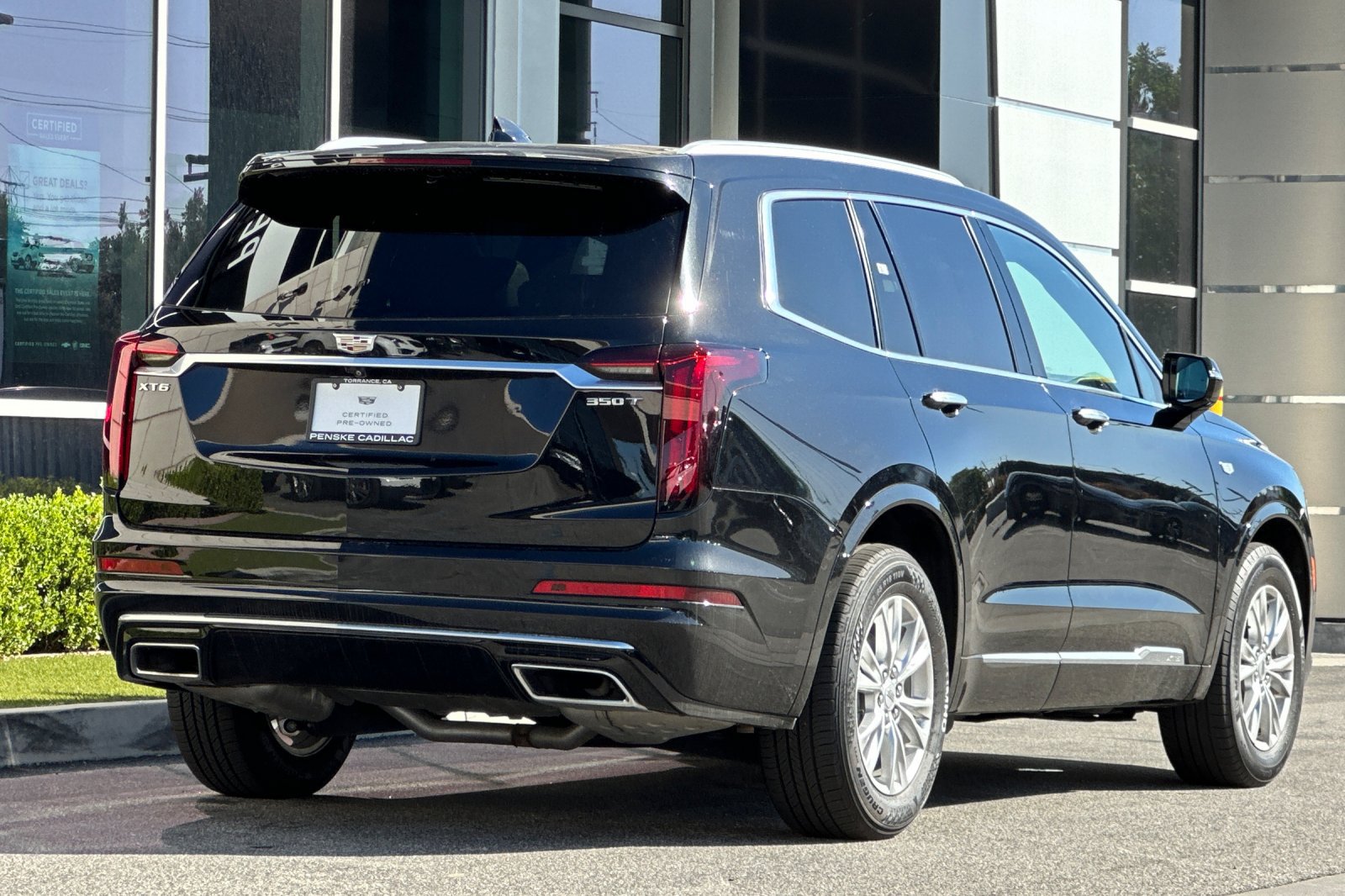 Used 2024 Cadillac XT6 Luxury FWD image 4