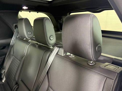 Certified 2025 Land Rover Discovery S AWD/4WD image 23