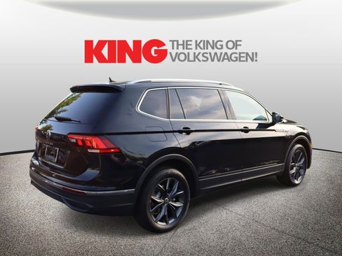 Certified 2023 Volkswagen Tiguan SE FWD image 3