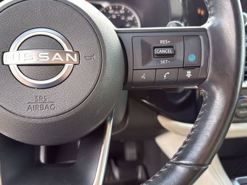 Used 2024 Nissan Pathfinder SV FWD image 15