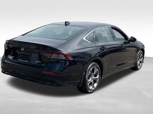 Used 2025 Honda Accord EX-L image 8