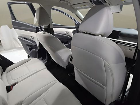 Certified 2025 Hyundai Tucson SEL AWD/4WD image 17