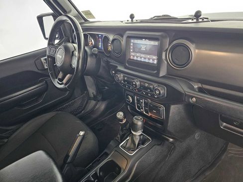 Used 2020 Jeep Gladiator Sport w/ Quick Order Package 24S image 11