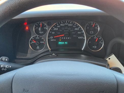 Used 2022 GMC Savana 2500 w/ Driver Convenience Package image 9