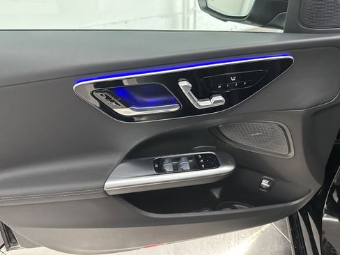 Used 2025 Mercedes-Benz C 300 Sedan image 11