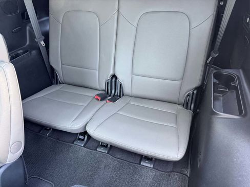 Used 2017 Hyundai Santa Fe Limited w/ Cargo Package FWD image 31