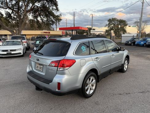 Used 2014 Subaru Outback 2.5i w/ Alloy Wheel Package image 8