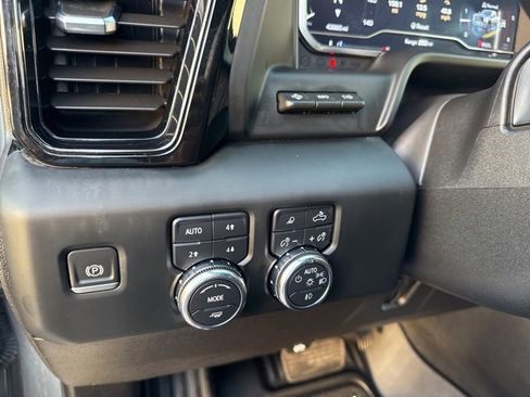 Used 2024 GMC Sierra 2500 AT4X image 16