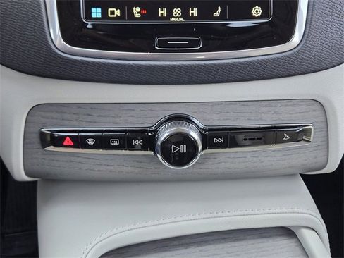 New 2025 Volvo XC90 T8 Plus w/ Protection Package Premier image 25