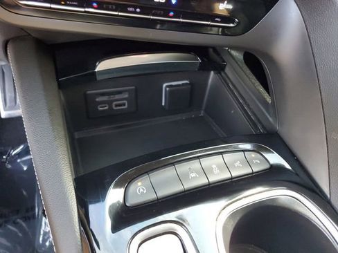 Used 2022 Buick Envision Essence w/ Technology Package II FWD image 23