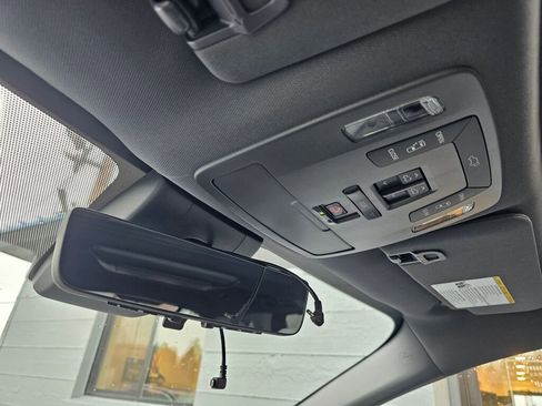 Used 2022 Toyota Sienna XSE image 40