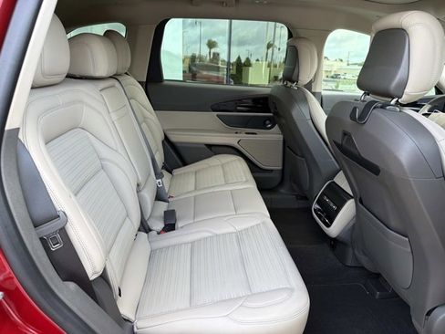 Used 2025 Lincoln Nautilus Reserve AWD/4WD image 24