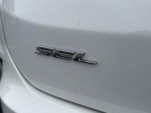 Used 2022 Ford Edge SEL w/ Convenience Package image 17