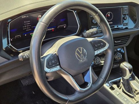 Used 2024 Volkswagen Jetta SE FWD image 23