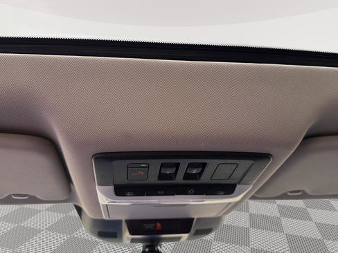 Used 2023 Nissan Rogue Platinum FWD image 6