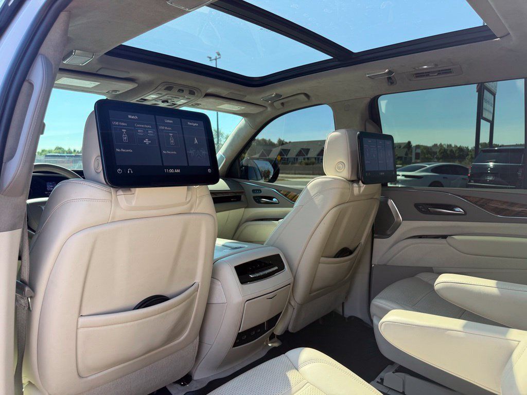 Used 2021 Cadillac Escalade Premium Luxury Platinum AWD/4WD image 22