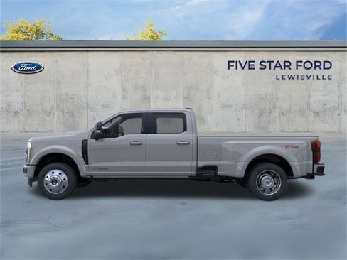 New 2026 Ford F450 Platinum w/ FX4 Off-Road Package image 3