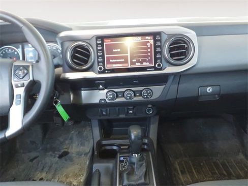 Used 2020 Toyota Tacoma SR5 image 11