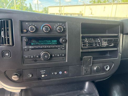 Used 2020 Chevrolet Express 2500 w/ Communications Package RWD image 15