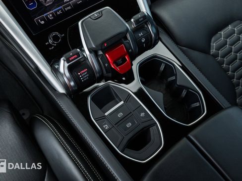 Used 2019 Lamborghini Urus AWD/4WD image 27